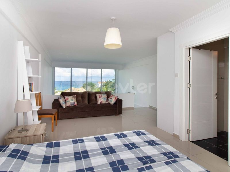 2 bedroom loft apartment + furnished + walking distance to the sea + Title deed in the owner's name + VAT paid