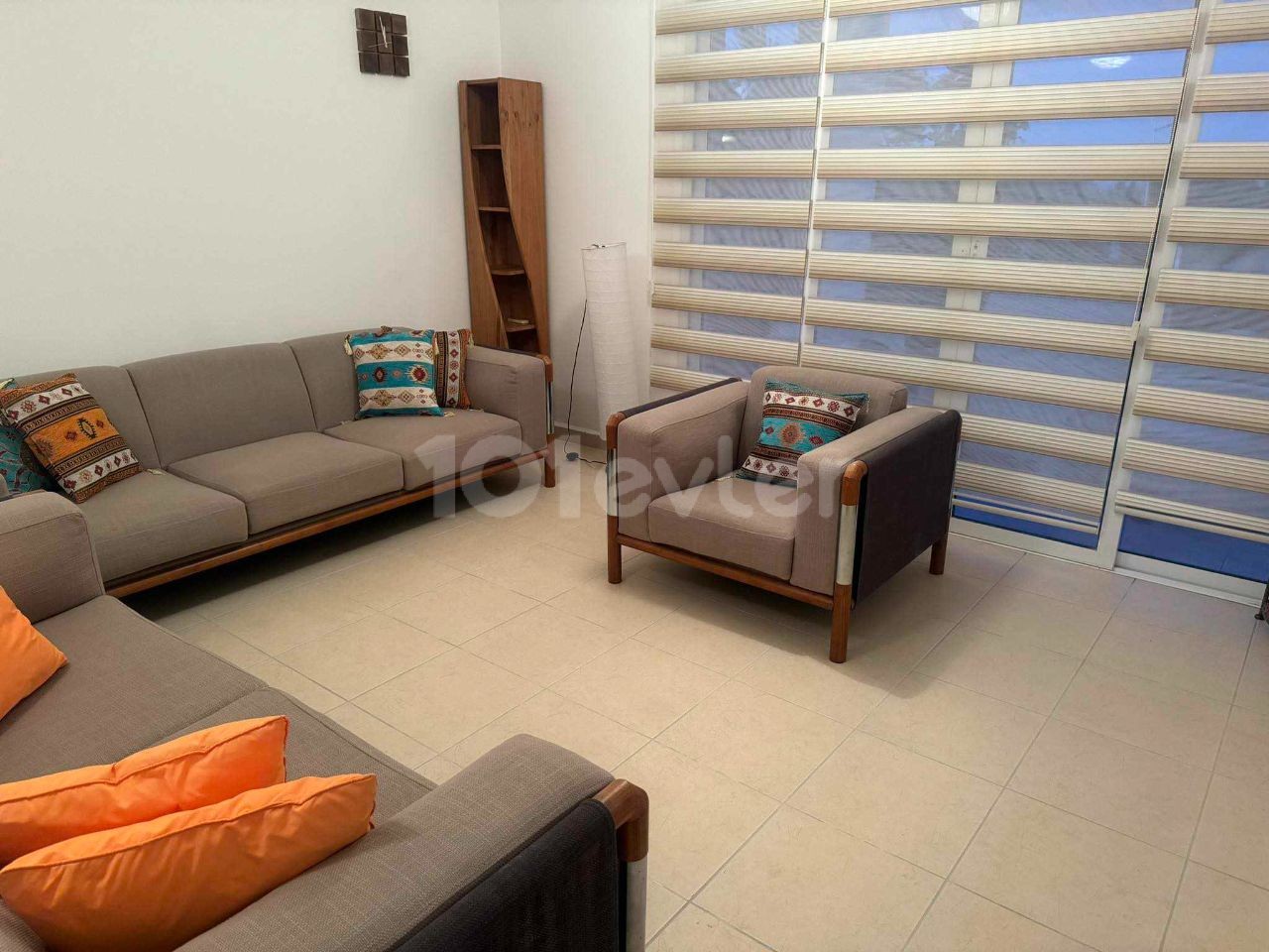 Well maintained 2 bedroom fully furnished garden apartment + communal pool + gym