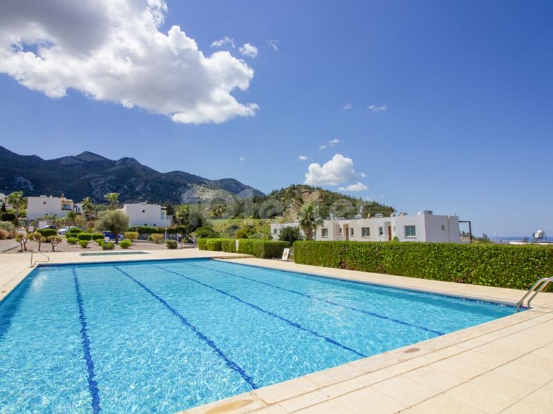 Stunning resale 3 bedroom penthouse apartment + Olympic sized communal pool + fully furnished + white goods + roof terrace + sea and mountain views