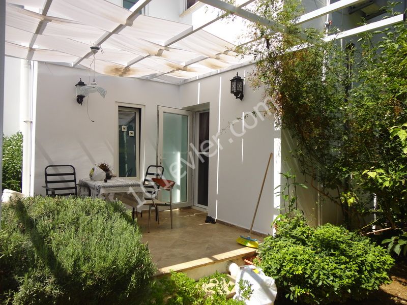 Villa for sale in Çatalköy with 3 bedrooms + 10m x 5 swimming pools + integrated heating system + air conditioning ** 