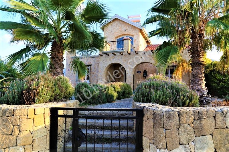 Villa For Sale in Çatalköy, Kyrenia