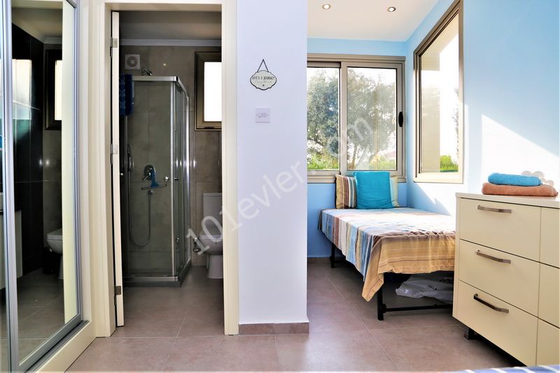 Bungalow For Sale in Çatalköy, Kyrenia