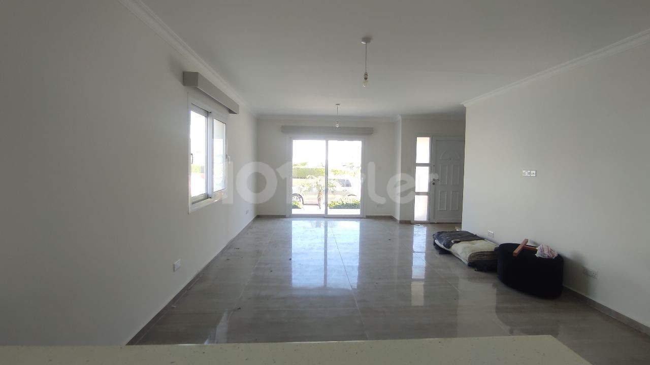 TWIN VILLA FOR RENT IN İSKELE LONG BEACH . ** 