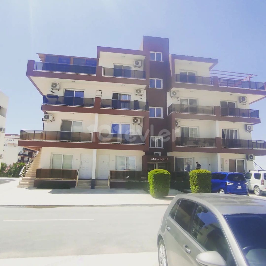 İSKELE LONG BEACH TE HAVUZ MANZARALİ DAİRE.