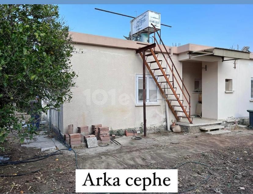 Lefkosa Haspolat'ta satilik arsa fiyatina 2.kat projesi onaylanmis  somineli 180m2 2+1 mustakil ev 