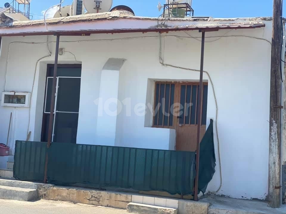 2 3+1 detached houses for sale together in Famagusta Maraş for the price of a single house