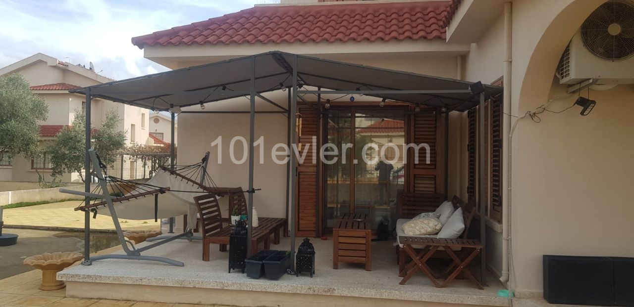 VILLA - FULL ESYALI, 3+1 -POPULER SITE ICERISINDE TESLIME HAZIR