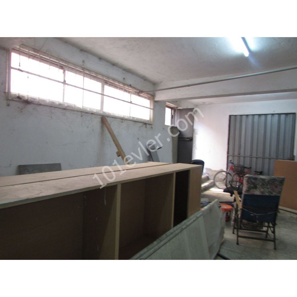 GREAT SPACE FOR STORAGE IN GOOD LOCATION - LOW PRICE