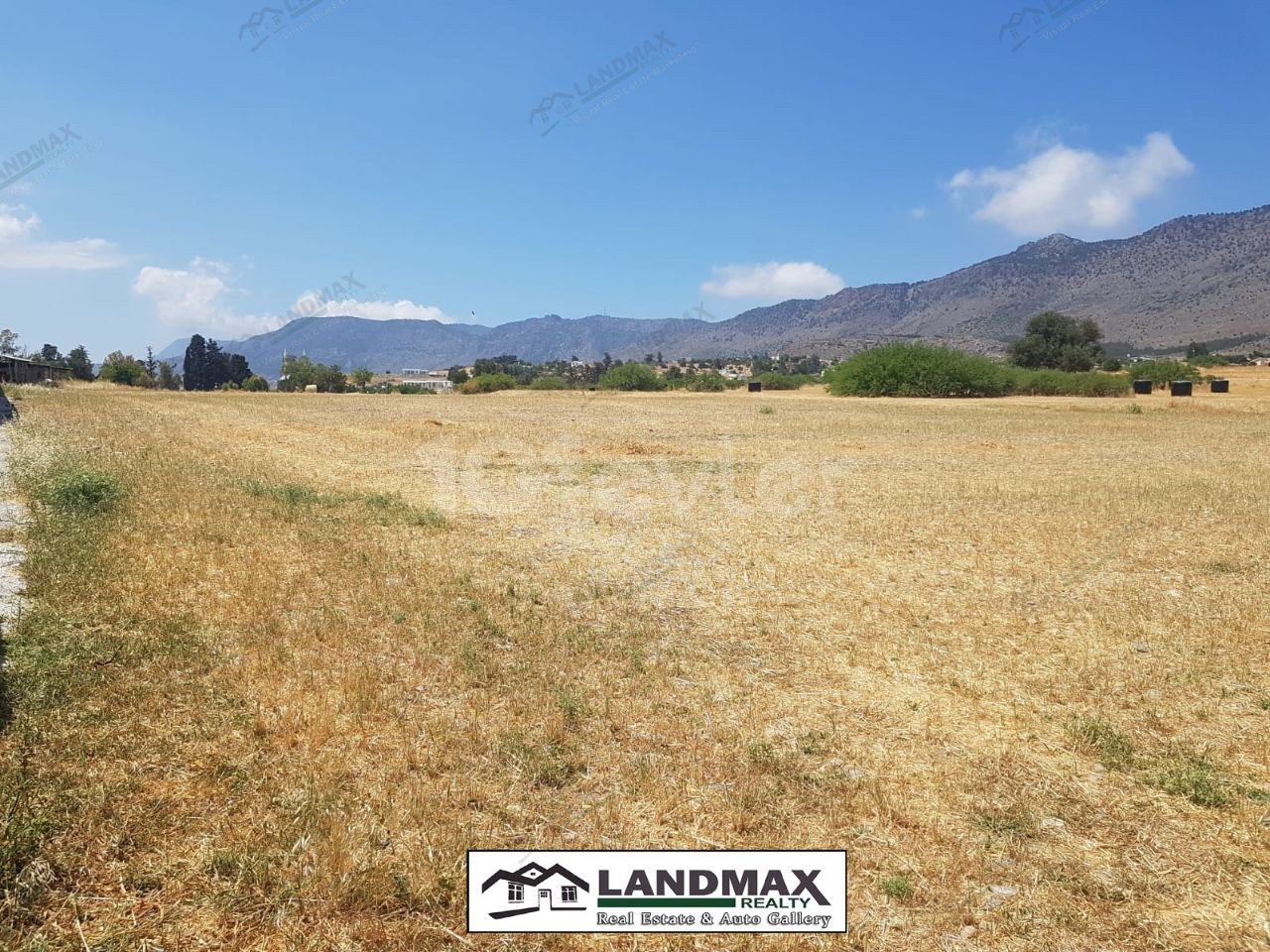 Land zum Verkauf Llogara Zypern, Kyrenia up Dikmen de Investitionen, die gesamte Infrastruktur für den Bau geeignet ist bereit, 3 Hektar 2 Häuser Äquivalent COB zum Verkauf Land! in 3 acre 2 Evlek Area Land for sale, for invest, E ① Change Title, ① all ready infrastructure for construction, Located 