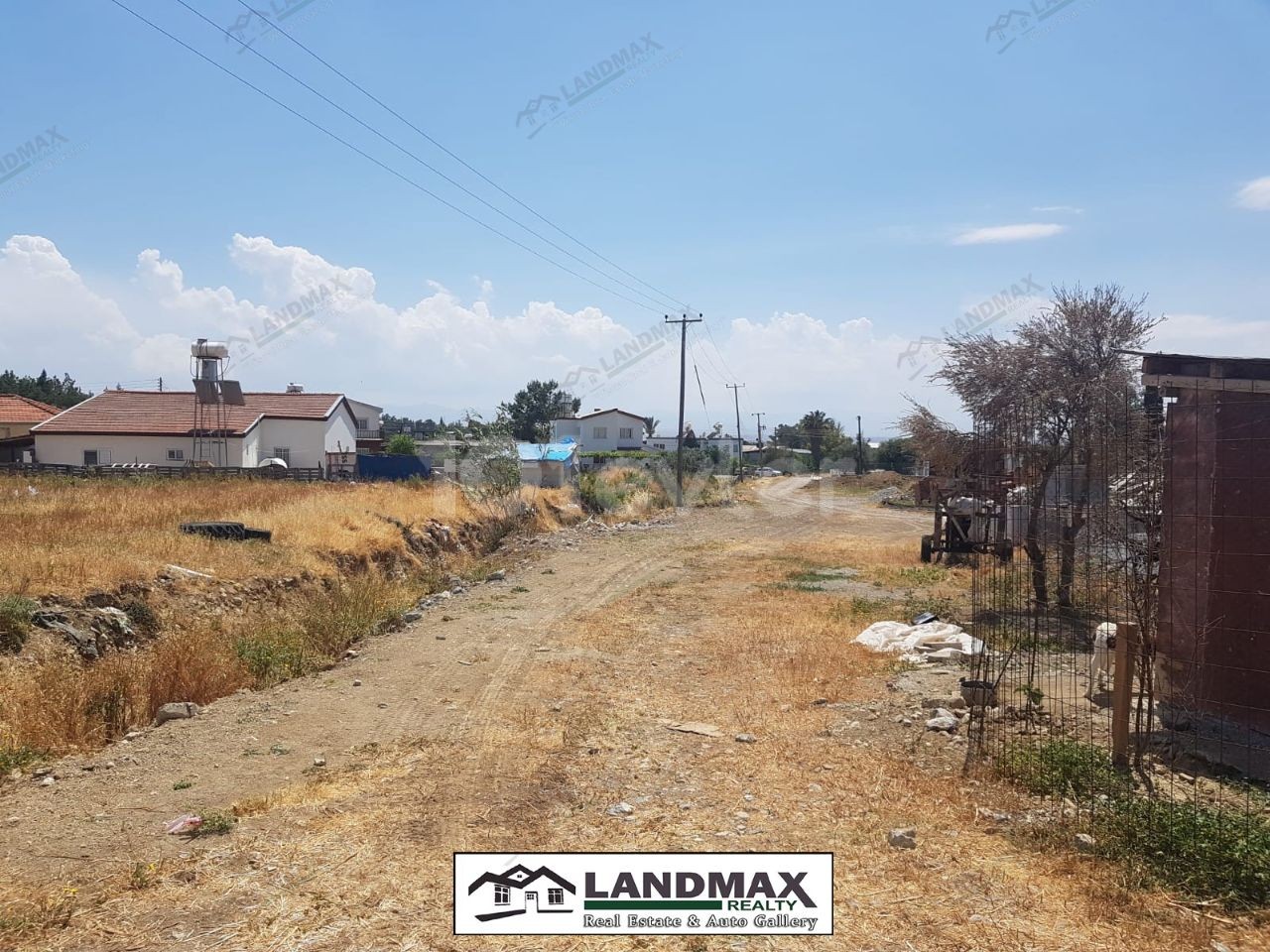 LAND FOR SALE ❗️Kıbrıs, Girne Yukarı Dikmen de yatırımlık, inşaat yapmaya uygun tüm alt yapısı hazır, 3 dönüm 2 evlek  eşdeğer koçanlı satılık arazi!  in 3 Dönüm 2 Evlek Area Land for sale, for investment, Exchange Title, with all ready infrastructure for construction, Located in Kyrenia, Yukarı Dik