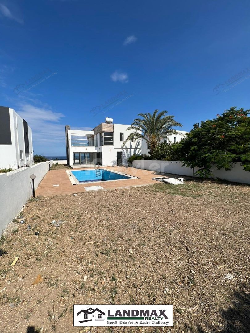 MAGNIFICENT MOUNTAIN AND SEA VIEW, IMMEDIATE DELIVERY, DETACHED, POOL, FULLY BUILT-IN KITCHEN, CENTRAL HEATING AND COOLING SYSTEM, ALL ROOMS EN-SUITE 3+1 ULTRA LUXURIOUS FOR SALE…