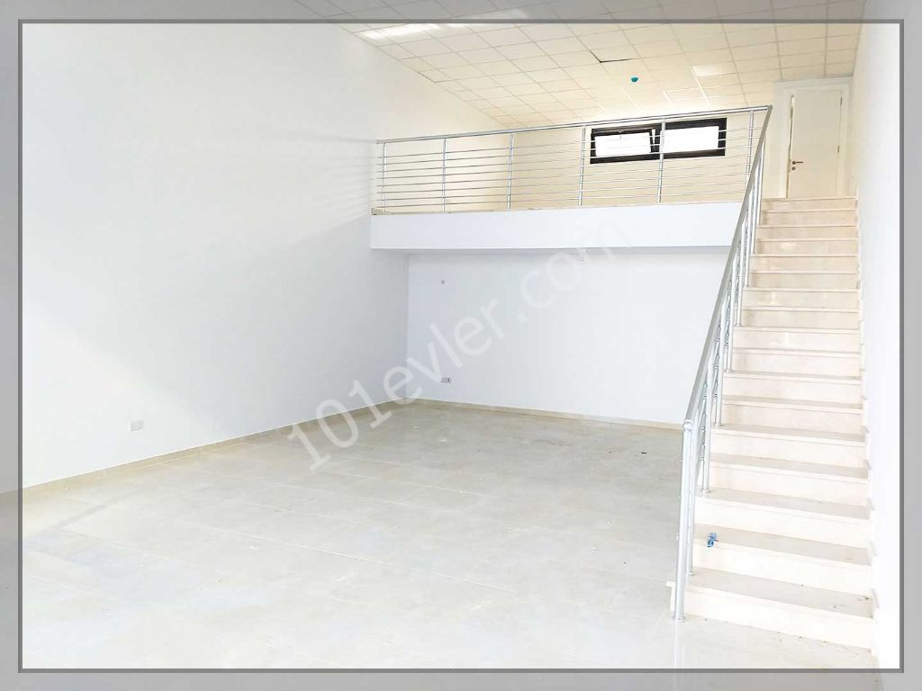 108m2 Rental Shop in Caddemm ** 