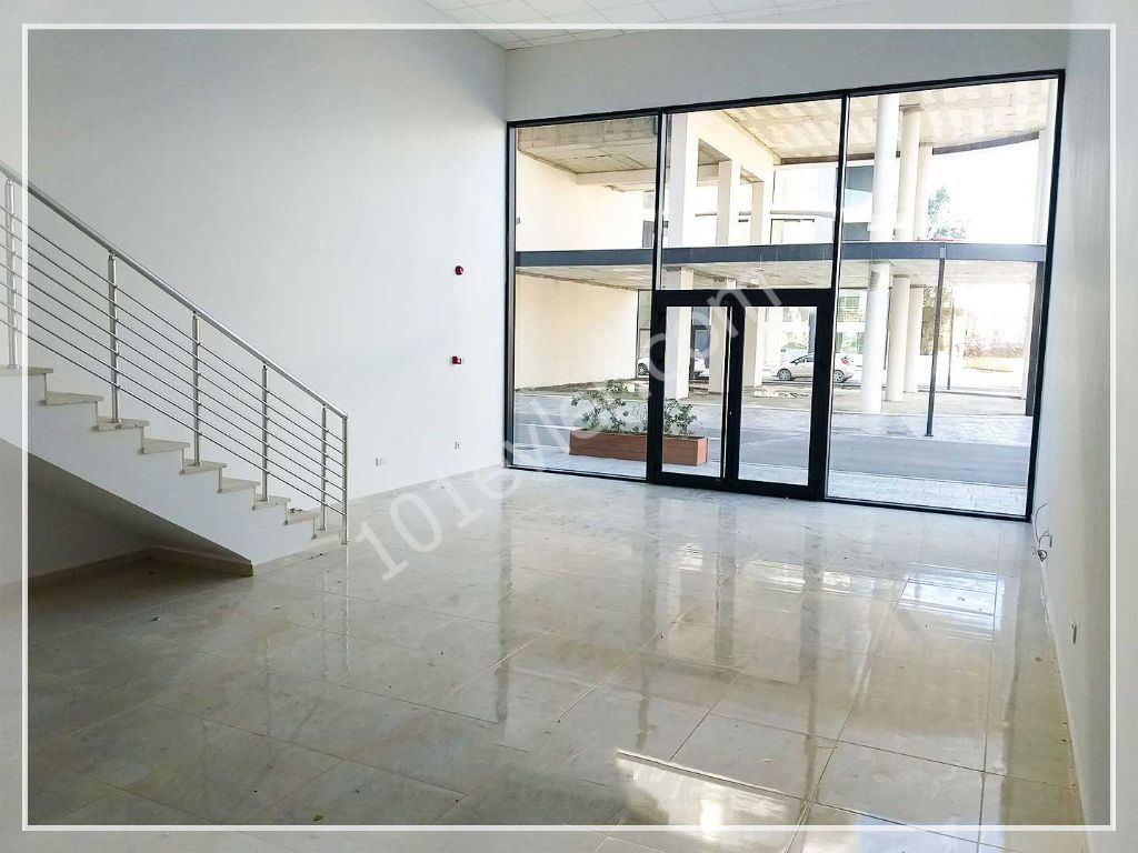 108m2 Rental Shop in Caddemm ** 