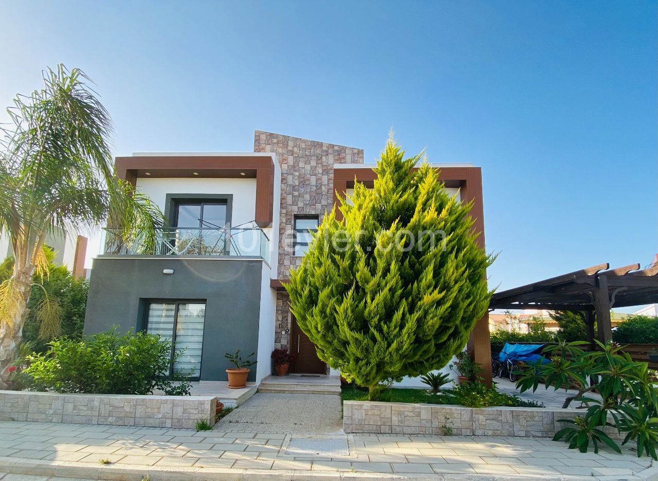 Salamis Park'ta Satılık Müstakil Lüks 4+1 Villa 