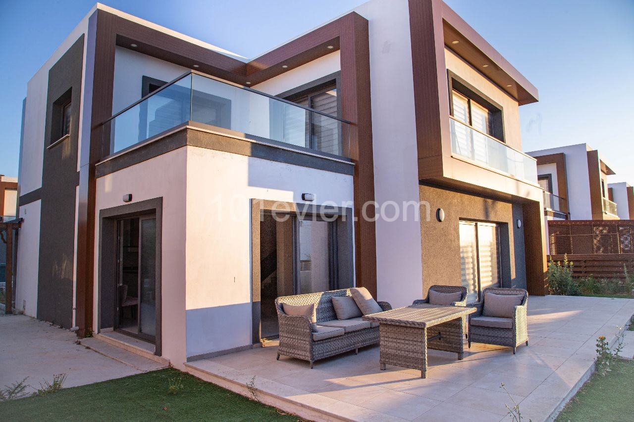 Salamis Park'ta Satılık Müstakil Lüks 4+1 Villa 