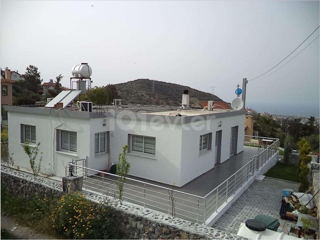 SEHR SCHÖNES EINFAMILIENHAUS MIT MEER-UND BERGBLICK ** 