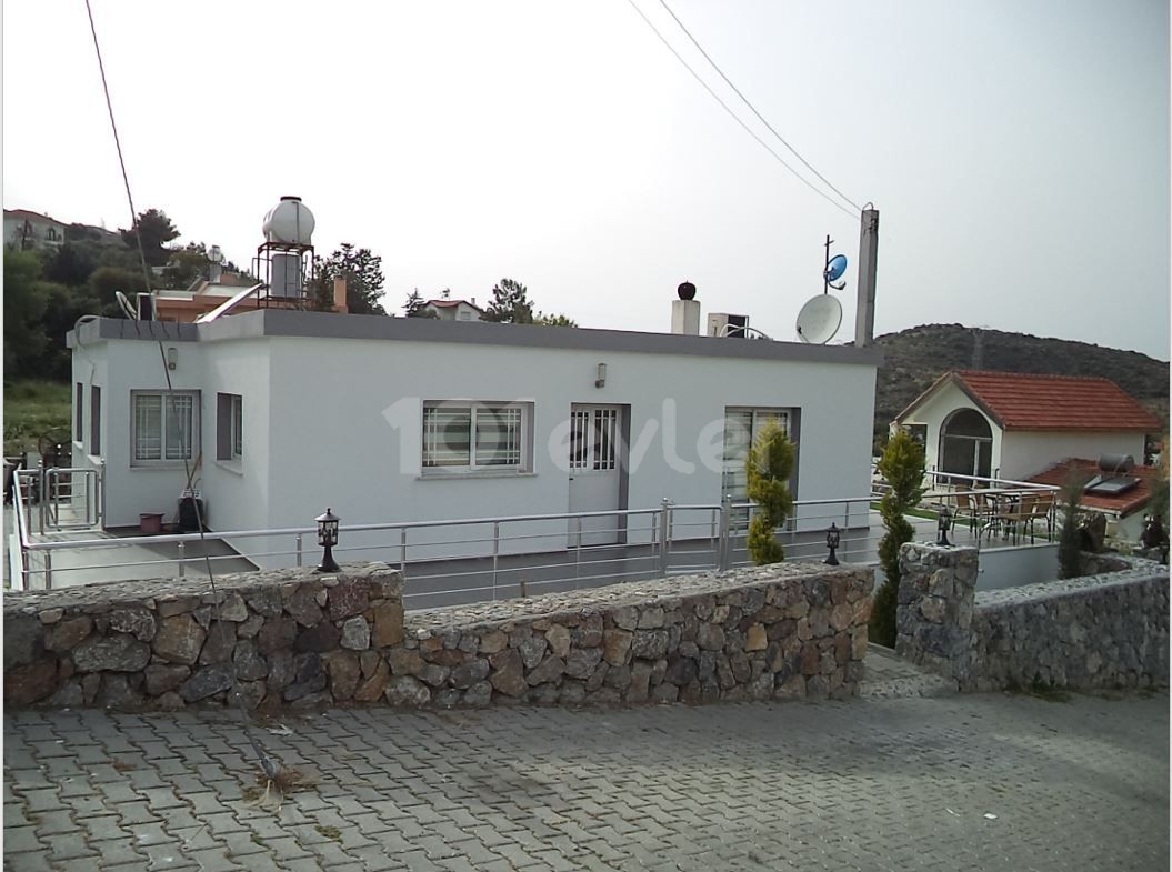 SEHR SCHÖNES EINFAMILIENHAUS MIT MEER-UND BERGBLICK ** 