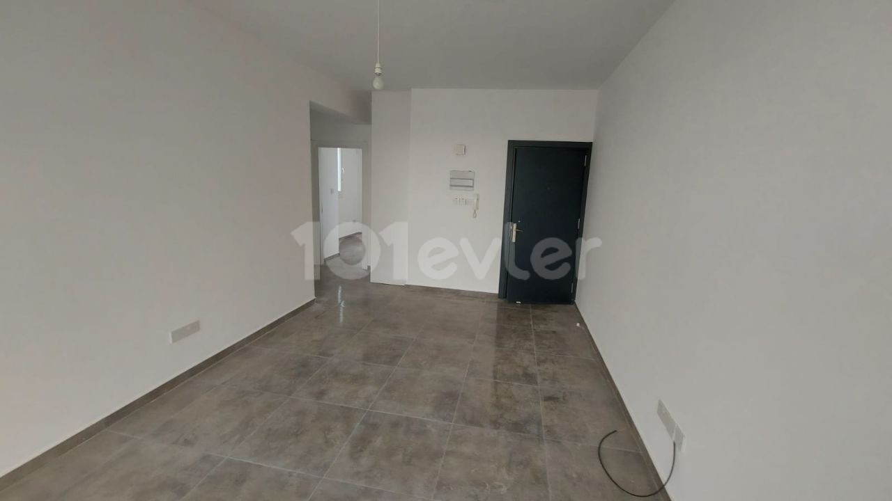 2 + 1 WOHNUNG INKLUSIVE ALLER STEUERN (PARTEI, MWST.).) ** 