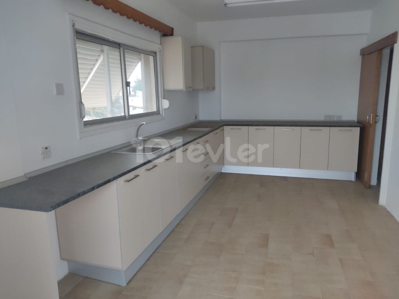 Flat To Rent in Ortaköy, Nicosia