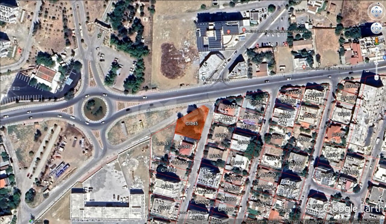 COMMERCIAL LAND ON THE STREET