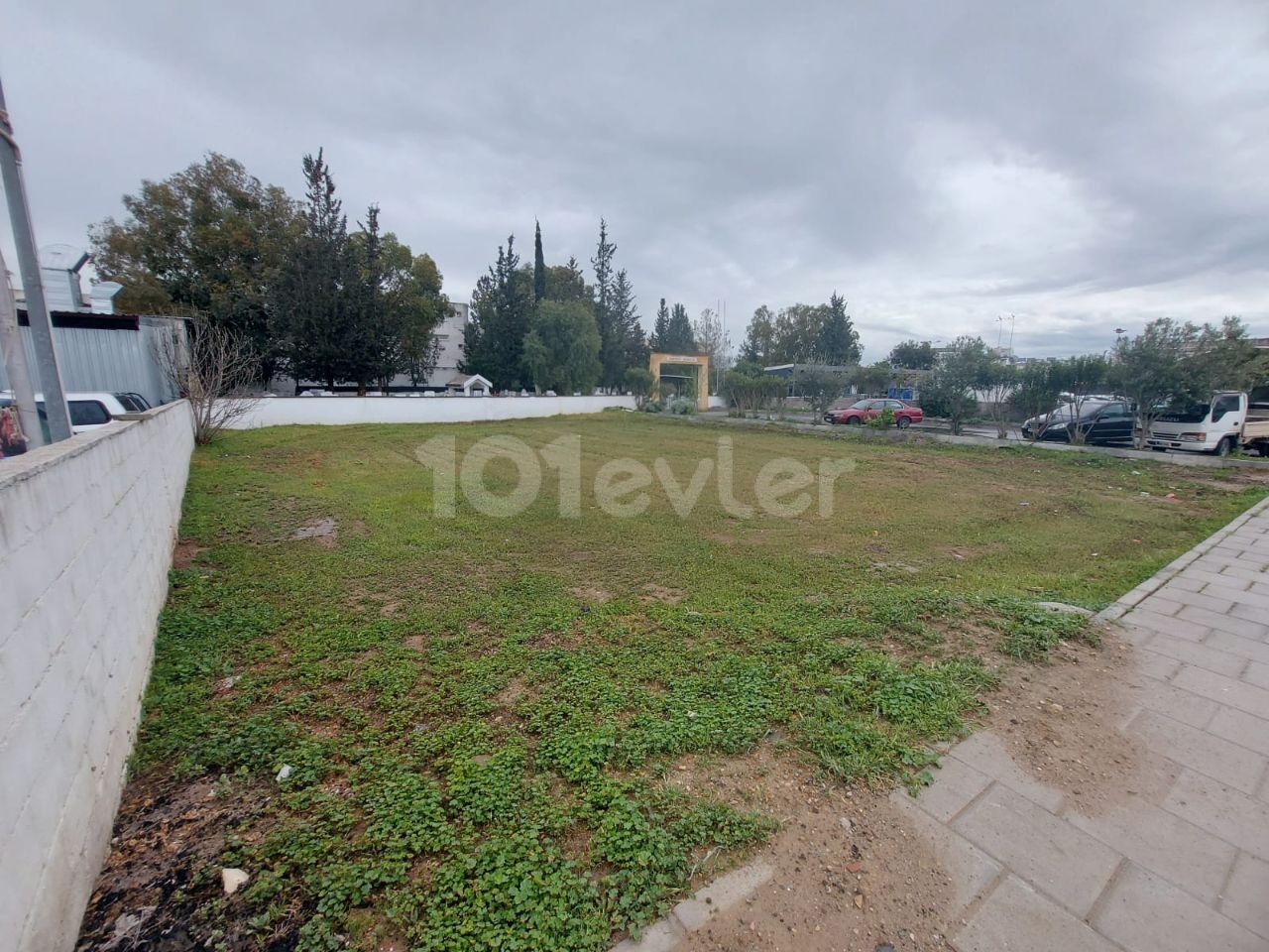 COMMERCIAL LAND FOR RENT