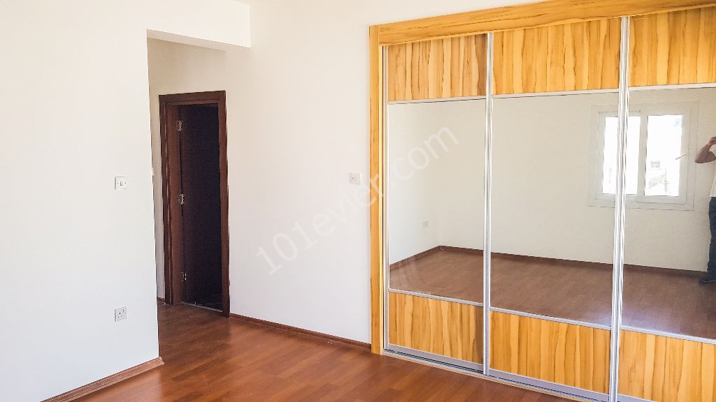 NULL 3 + 1 PENTHOUSE ZUM VERKAUF IN NIKOSIA GEHRUNG VOM EIGENTÜMER ** 