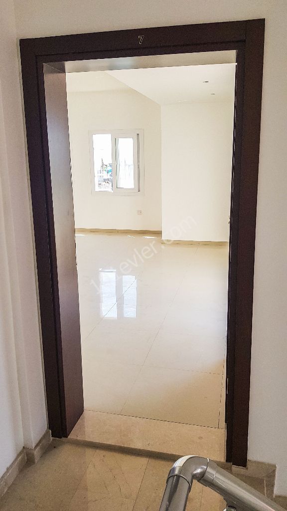 SAHİBİNDEN LEFKOŞA GÖNYELİ'DE SATILIK  SIFIR 3 +1 PENTHOUSE