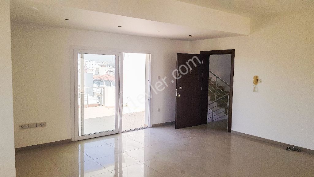 SAHİBİNDEN LEFKOŞA GÖNYELİ'DE SATILIK  SIFIR 3 +1 PENTHOUSE