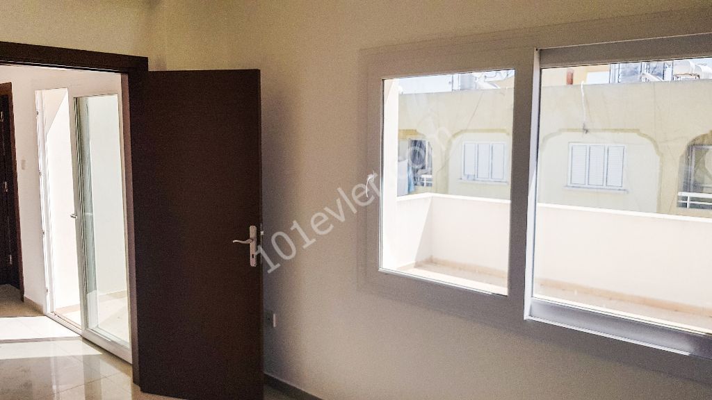 SAHİBİNDEN LEFKOŞA GÖNYELİ'DE SATILIK  SIFIR 3 +1 PENTHOUSE