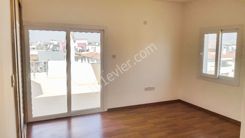 ZERO 3 +1 PENTHOUSE FOR SALE IN MITREELI, NICOSIA FROM THE OWNER ** 