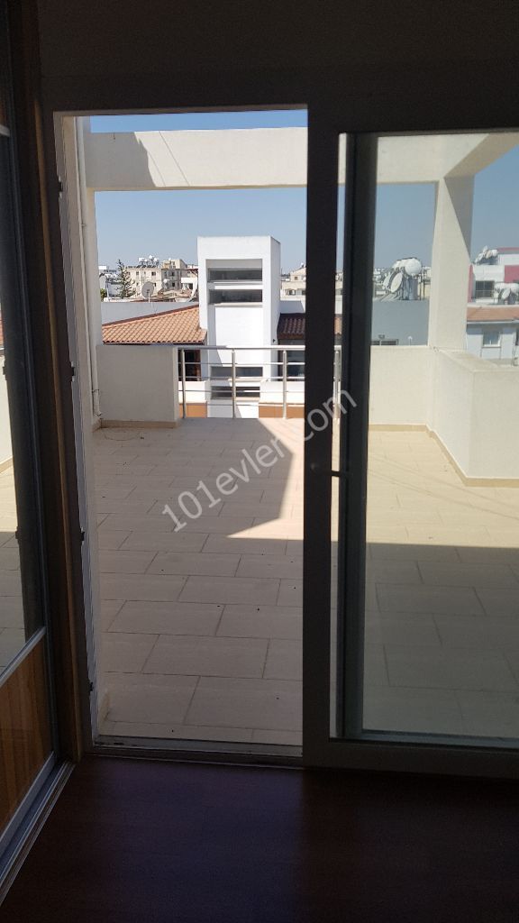 NULL 3 + 1 PENTHOUSE ZUM VERKAUF IN NIKOSIA GEHRUNG VOM EIGENTÜMER ** 