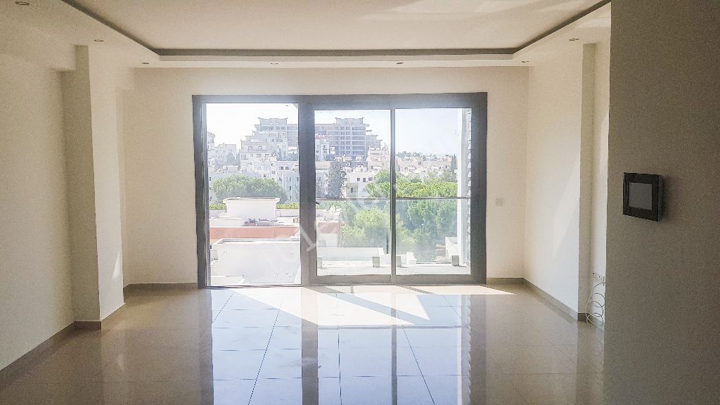 ZERO 2 + 1 APARTMENT FOR SALE IN THE NEW PORT AREA IN THE CENTER OF KYRENIA FROM THE OWNER **  ** 