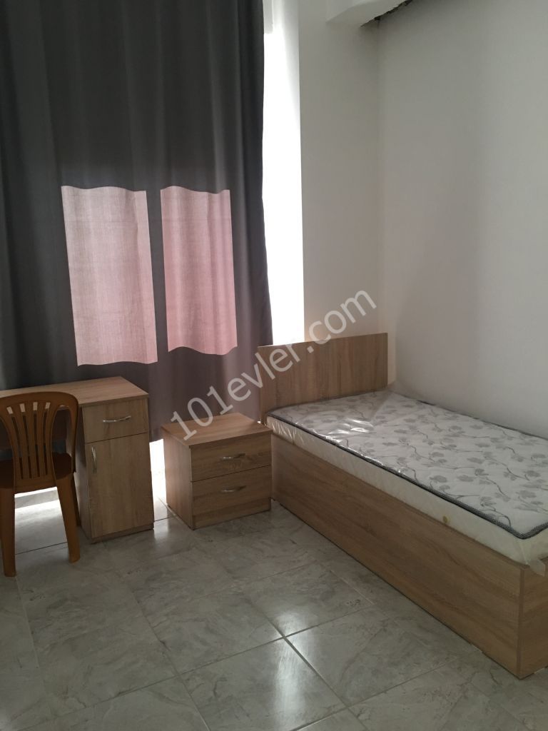 Sahibinden Kiralık Lefkoşa/Hamitköy Anacadde üzerinde 1+1 eşyalı Kiralık Daire 3 aylık ödeme 4,050TL tur0533 861 54 96-(548) 833 53 41