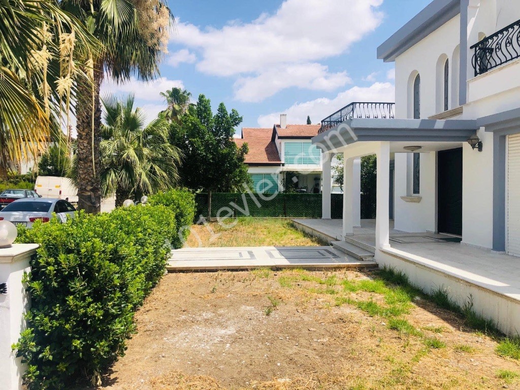 Luxury Villa for sale in Hamitkoy/ Nicosia, close to the main street, Turkish Cob (2.manual decommissioning of vehicles, plots, apartments is carried out ) ** 