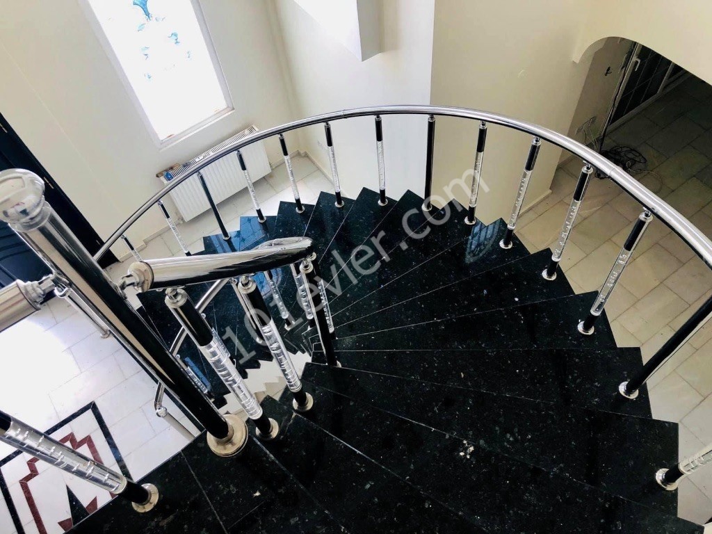 Luxury Villa for sale in Hamitkoy/ Nicosia, close to the main street, Turkish Cob (2.manual decommissioning of vehicles, plots, apartments is carried out ) ** 