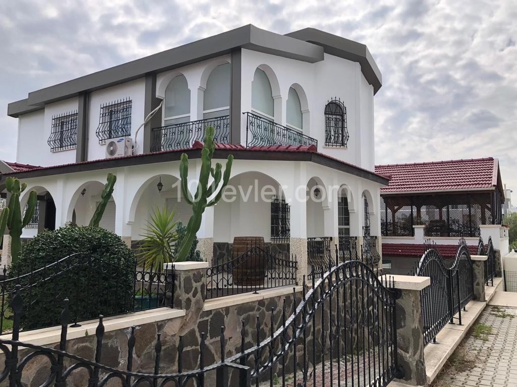 Luxury Turkish Kochanli Villa for Sale in Nicosia/Mitreeli 4+1 ( 2.decommissioning of vehicles, plots, apartments, shops is carried out manually.) ** 