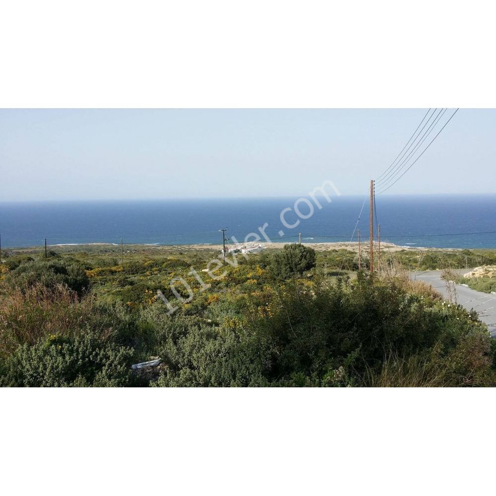 Residential Zoned Plot For Sale in Sadrazamköy, Kyrenia