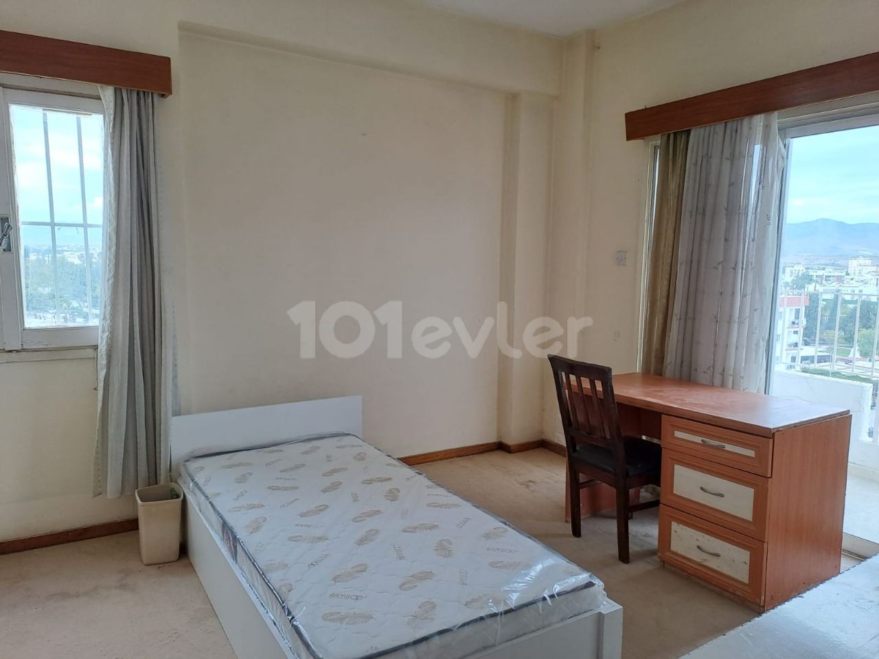 3+1 luxury fully furnitured flat in perfect location at a family apartment from owner