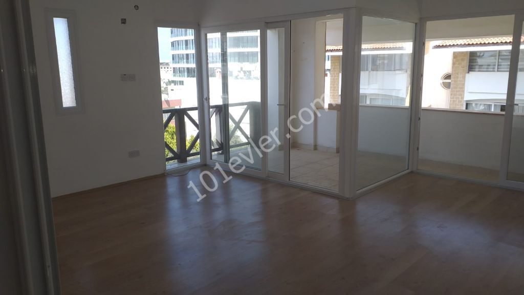 Flat To Rent in Girne Merkez, Kyrenia