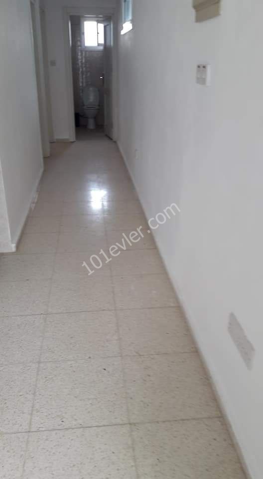 Flat To Rent in Alsancak, Kyrenia