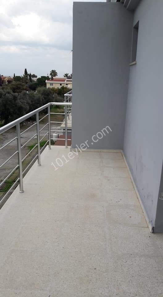 Flat To Rent in Alsancak, Kyrenia