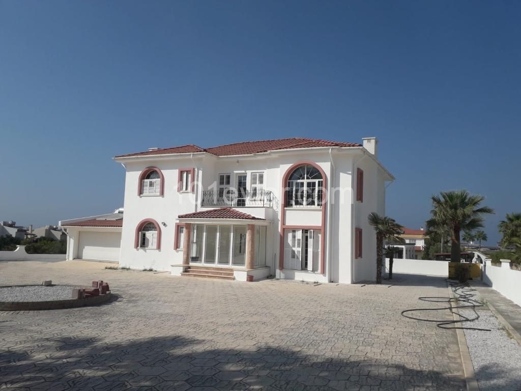 4 yatak odalı villa