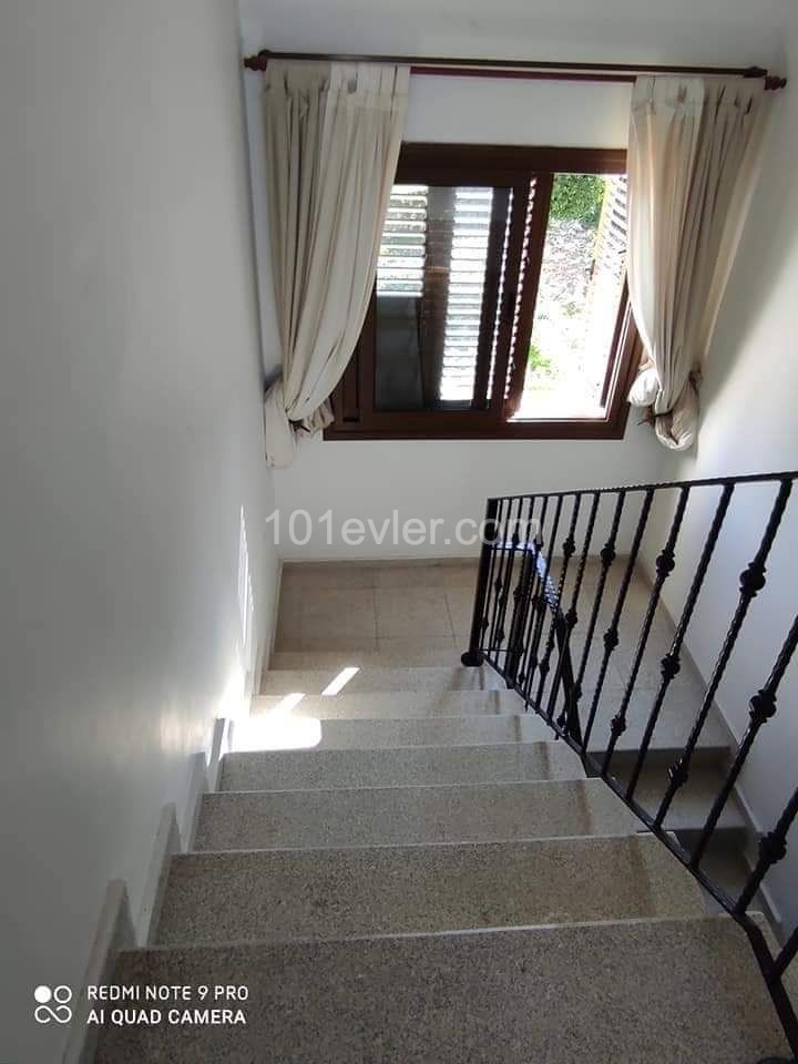 Havuzlu 5 yatak odalı villa