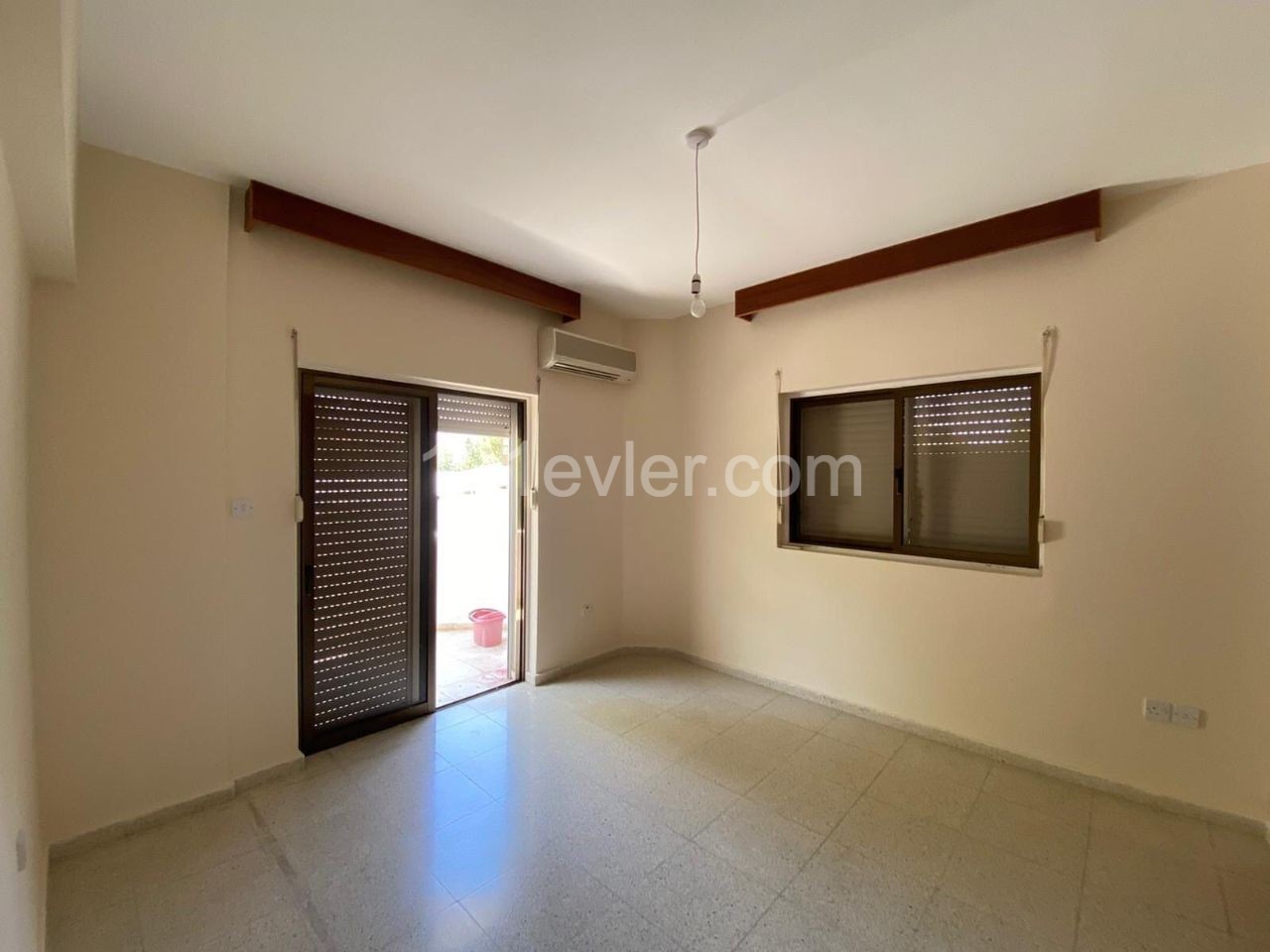 Office To Rent in Girne Merkez, Kyrenia