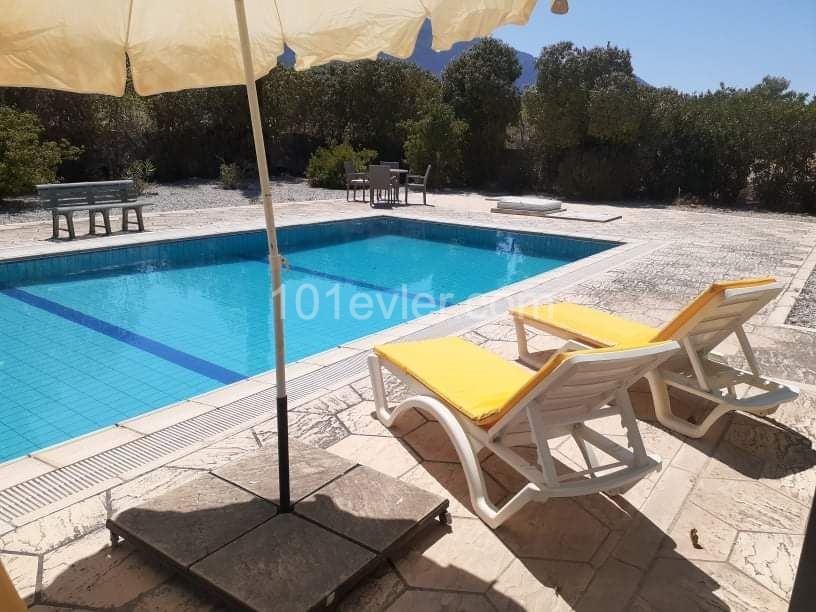 Villa To Rent in Alsancak, Kyrenia