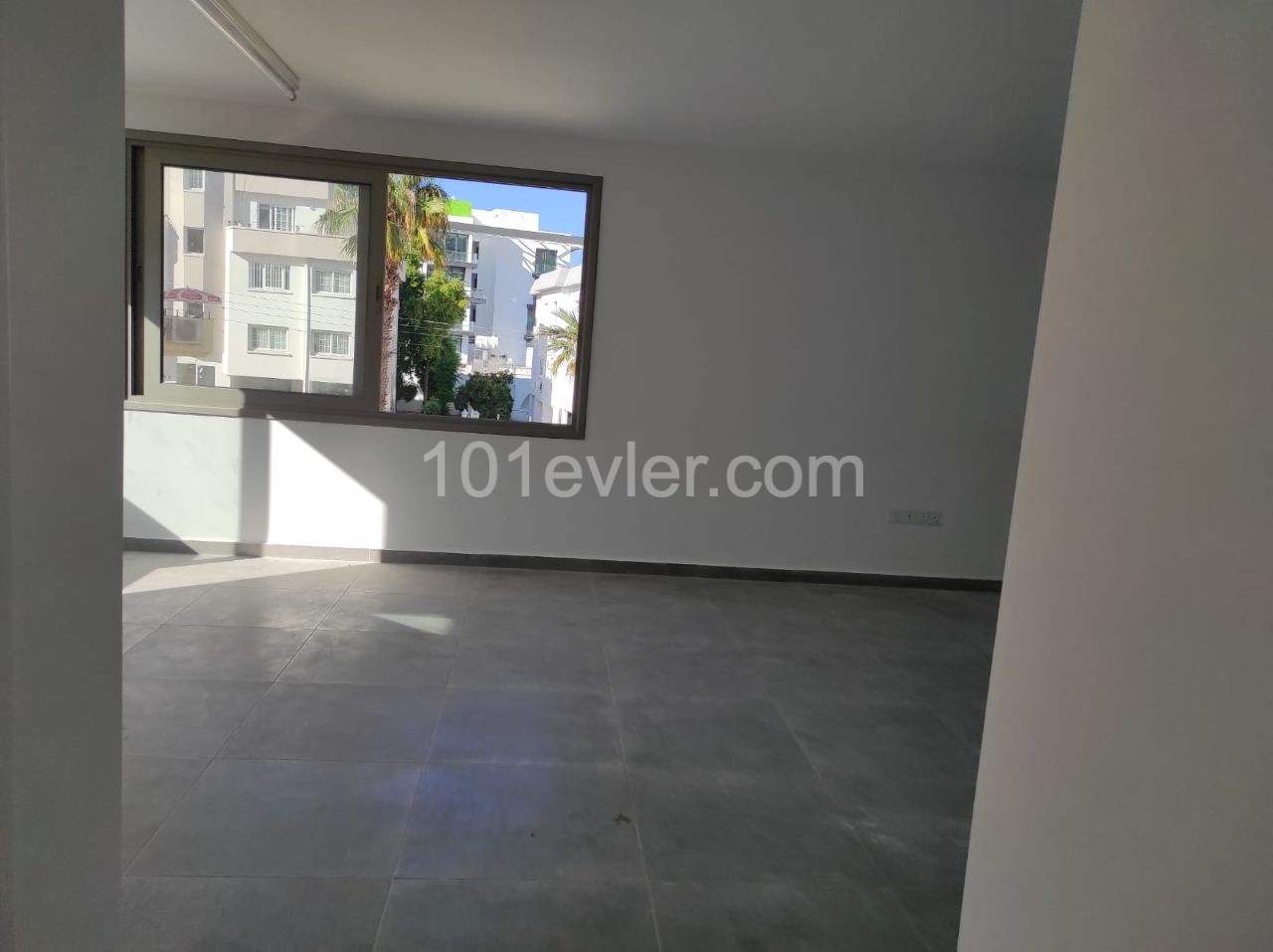 Shop To Rent in Girne Merkez, Kyrenia