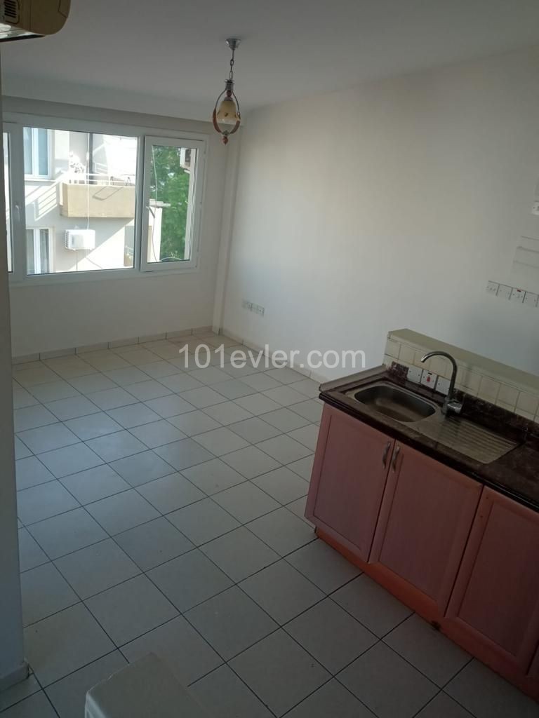 Flat To Rent in Girne Merkez, Kyrenia