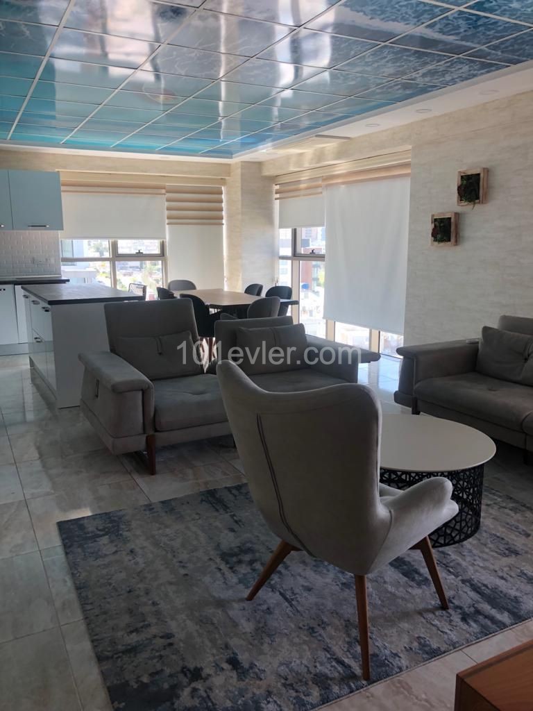 Havuzlu kiralık penthouse