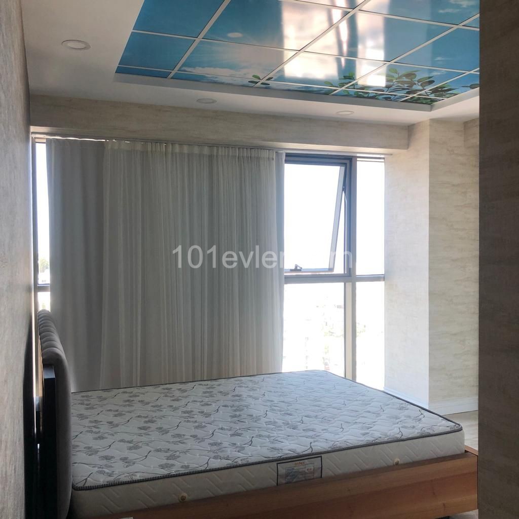 Havuzlu kiralık penthouse