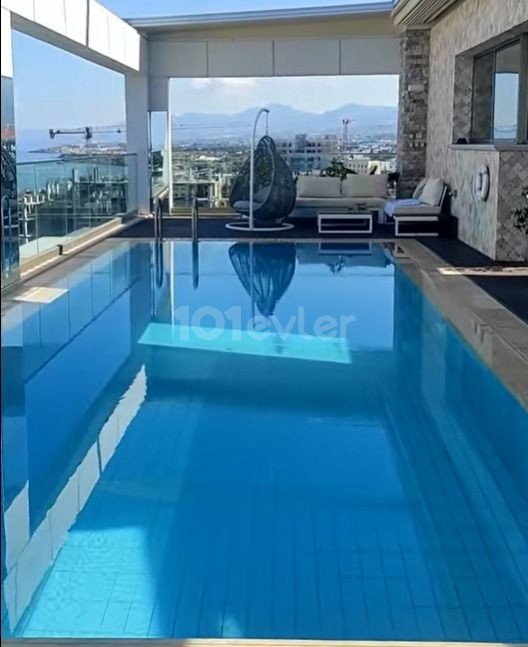 Havuzlu kiralık penthouse